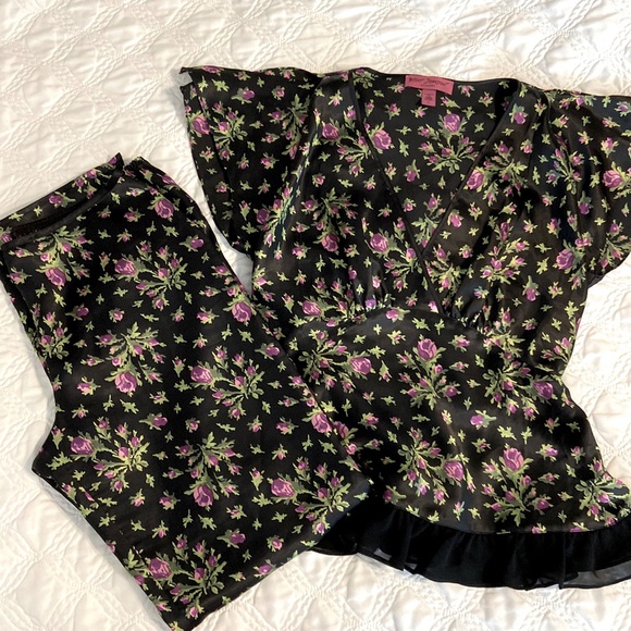 Betsey Johnson Other - Betsey Johnson Floral Pajamas (2 piece set)